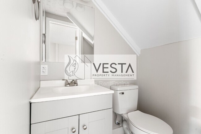 Building Photo - 26 Reid St