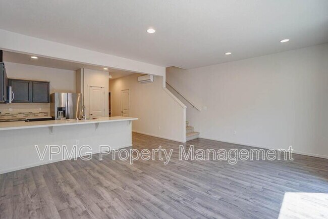Building Photo - 2116 NE 115th Ct