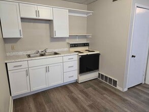 Building Photo - 2123 4th St