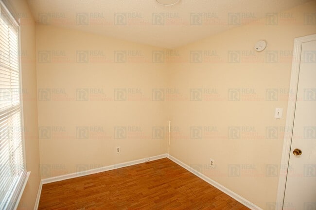 Building Photo - 8722 Rollingwood Rd