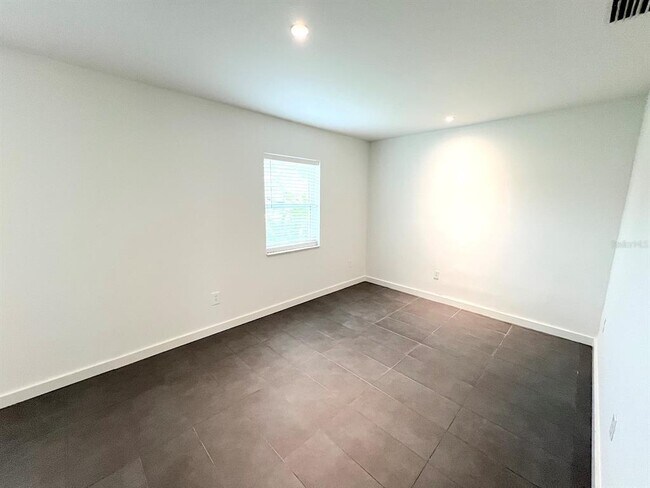 Building Photo - 19 Cedarfield Ct