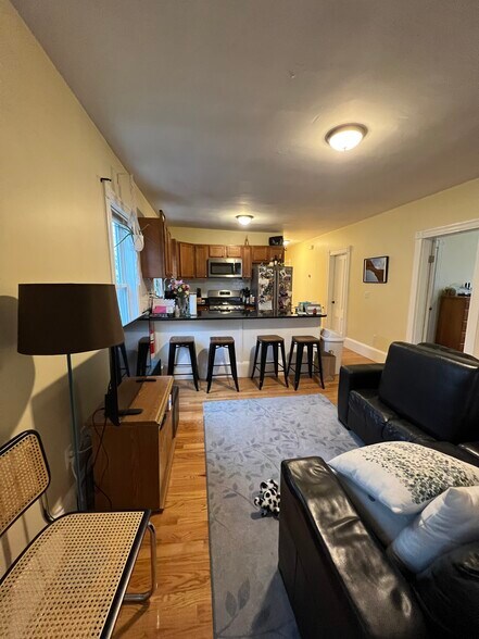 Building Photo - 44 Gorham St