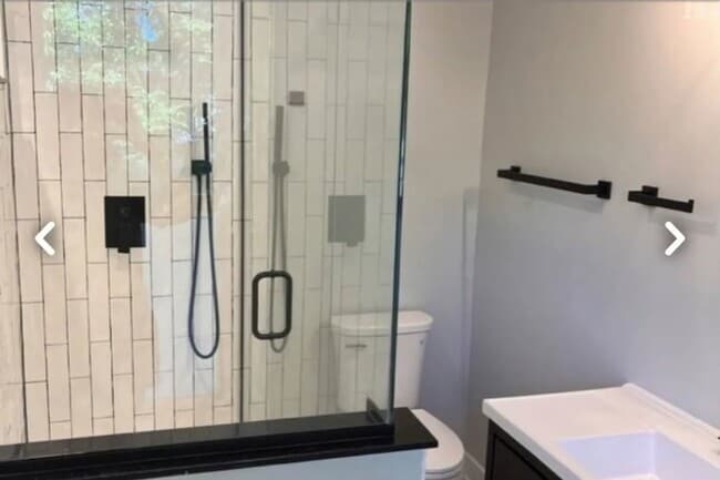 Building Photo - 201 S Vine St