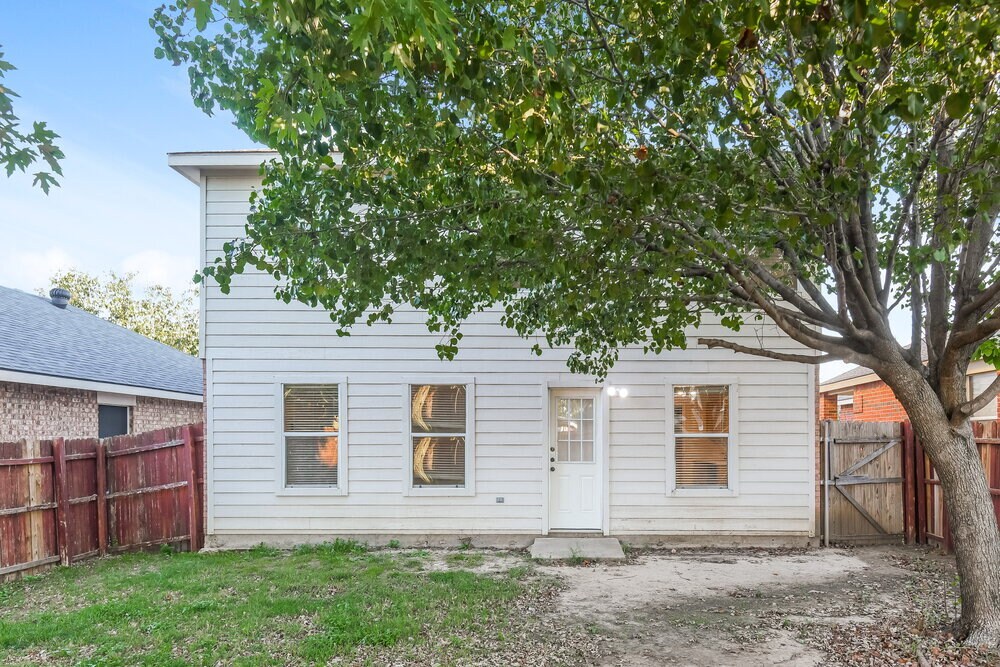 Building Photo - 4852 Waterford Dr