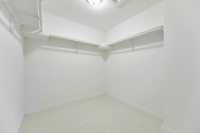 Building Photo - 2241 NW 50th St