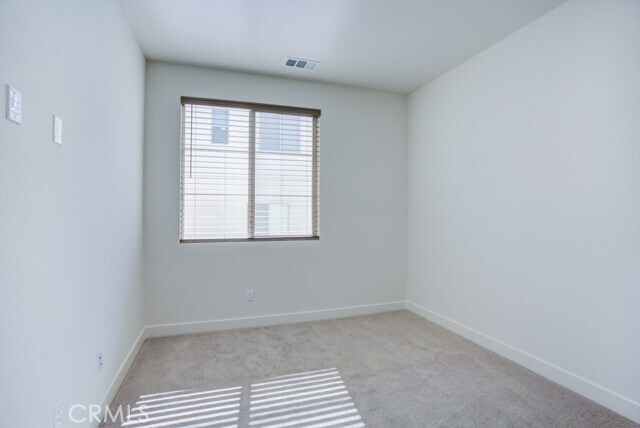 Building Photo - 17 Bedford Ct
