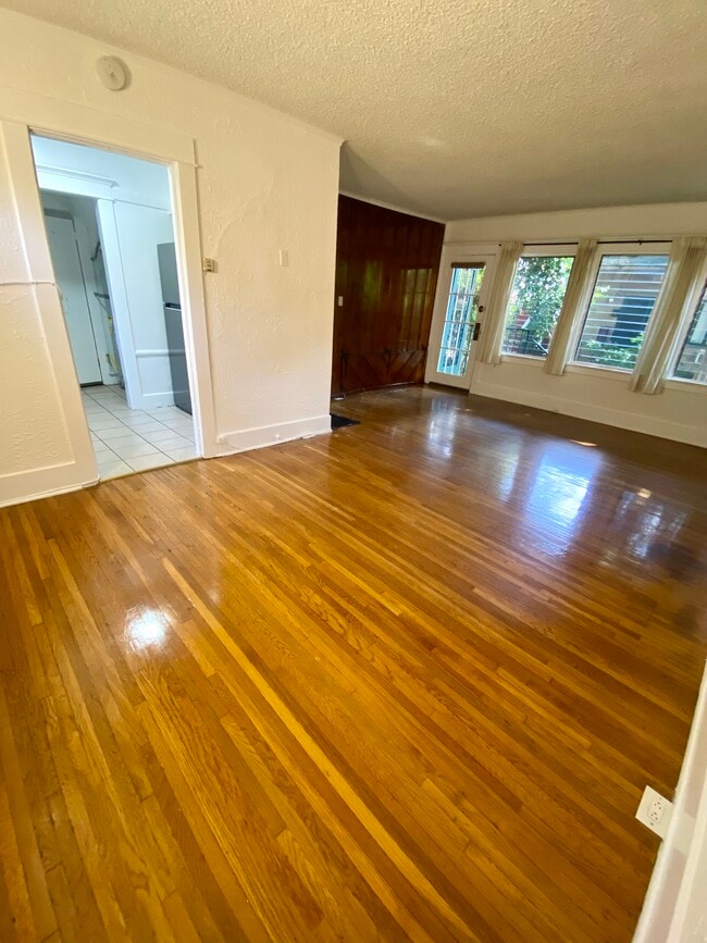 Bedroom/Living room - 7270 1/2 Fountain Ave