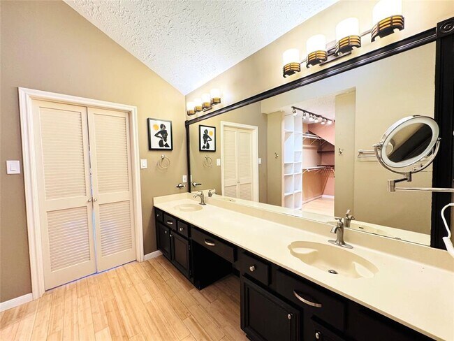 Building Photo - 3115 Ashford Bend Dr