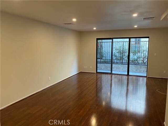 Building Photo - 622 N Howard St