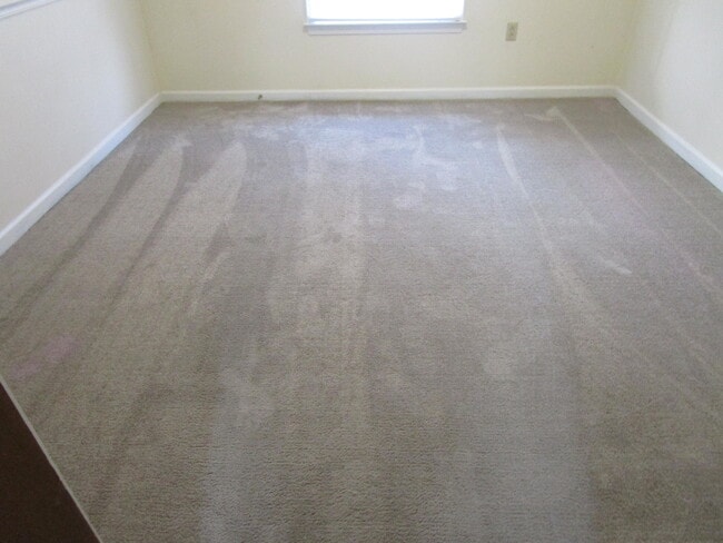 Building Photo - 40 Travis Ct