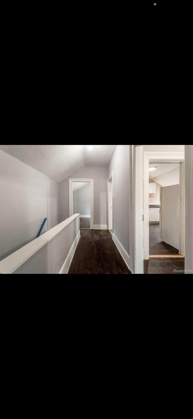 Building Photo - stone