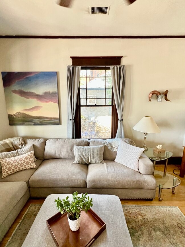 Building Photo - 120 Arno St SE