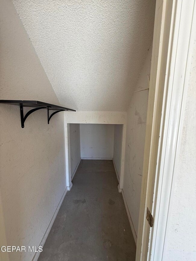 Building Photo - 14157 Tierra Delfin Dr