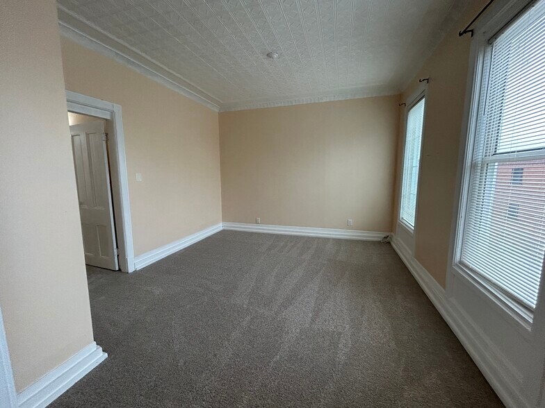 Building Photo - 14 McElwain Ave