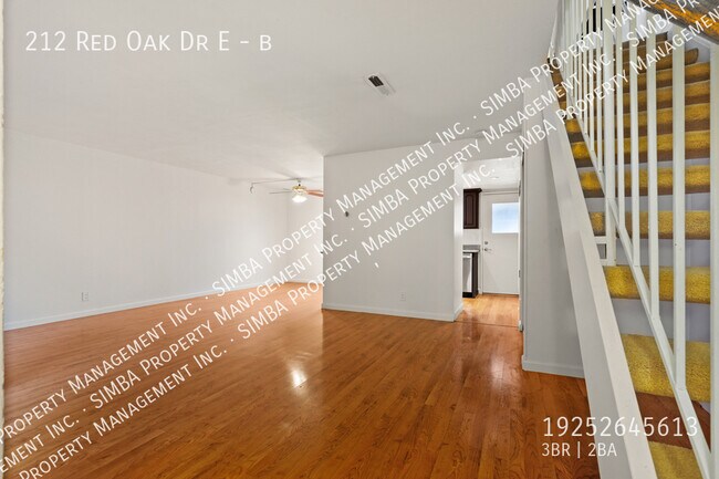 Building Photo - 212 Red Oak Dr E