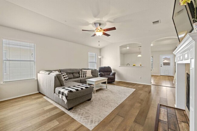 Building Photo - 718 Sugar Brook Dr