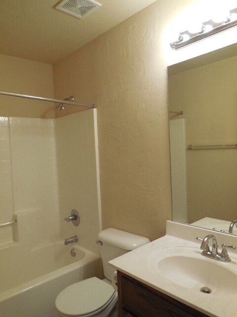 Building Photo - Two Living Areas!!! Spacious Three Bedroom Home in the Woodcreek Addition... Minutes from Campus,...