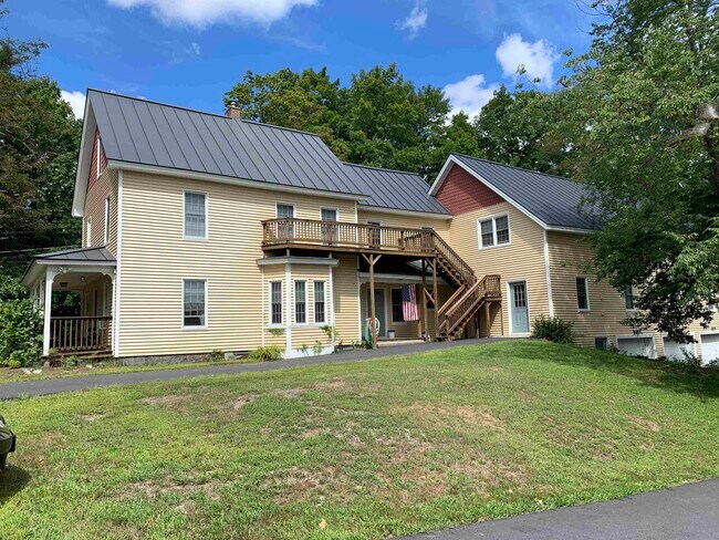 Building Photo - 104 Hall St