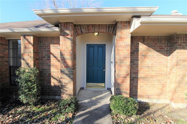 Building Photo - 2309 Lakeshore Ln