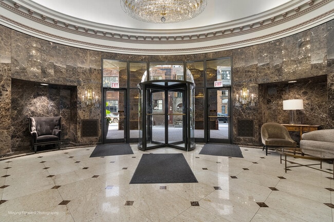 Building Photo - 10 E Ontario St