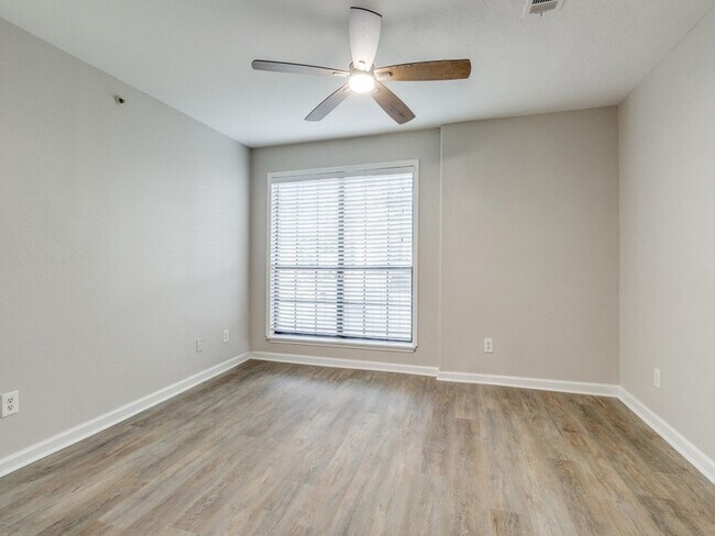 Building Photo - 1421 Mccoy St