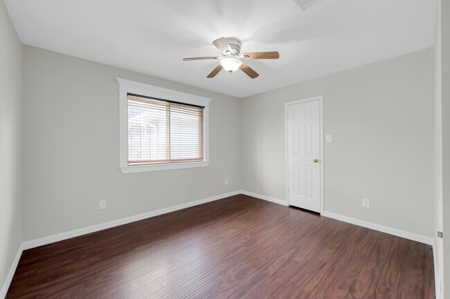 Building Photo - 22711 W Waterlake