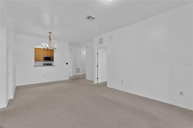 Building Photo - 8300 Portofino Dr
