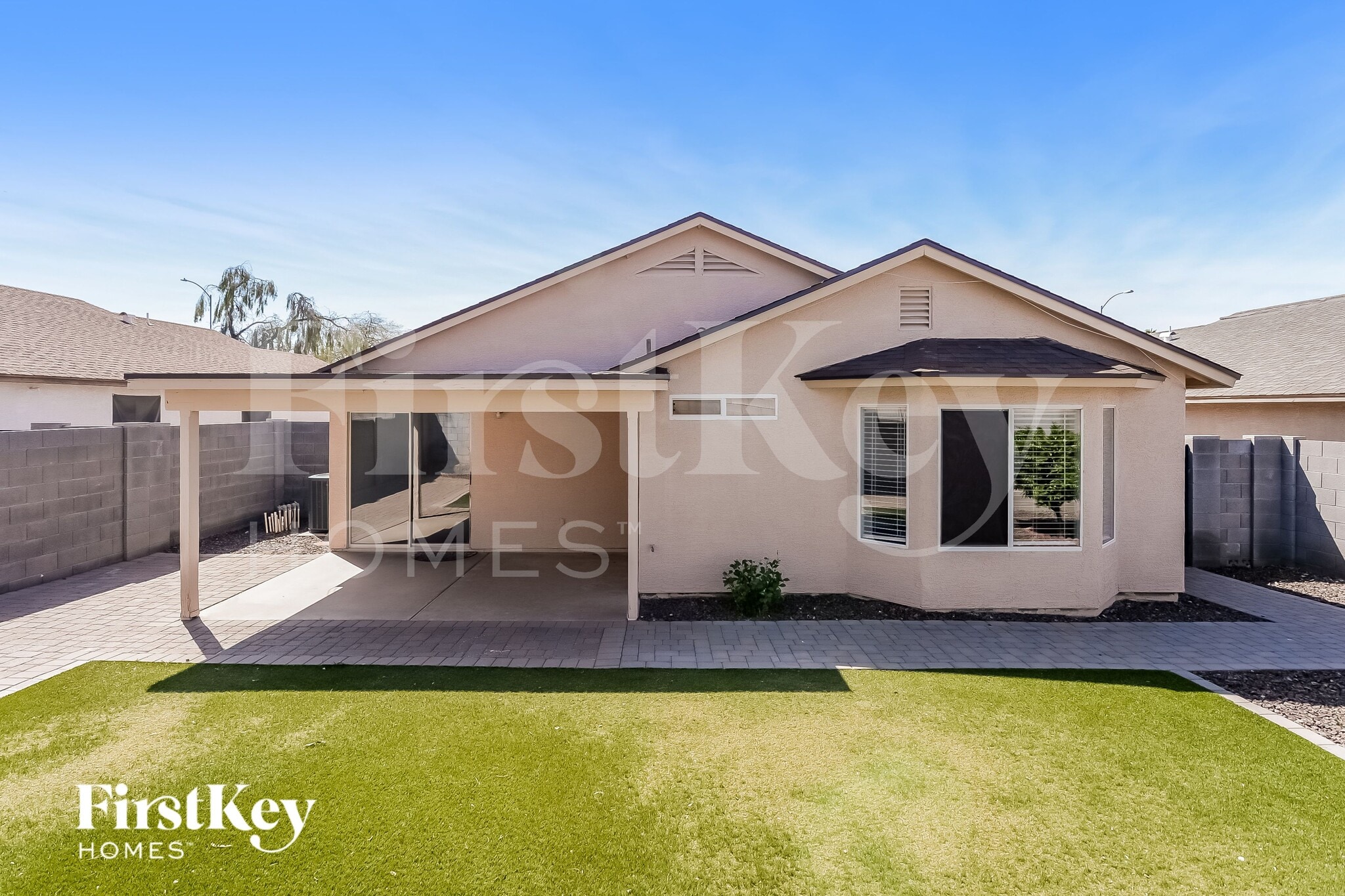 Building Photo - 8518 E Clovis Ave