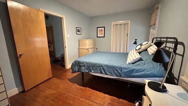 Building Photo - 248 Mansion St