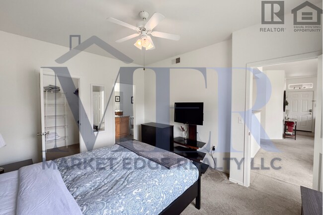 Building Photo - 2Bed/2Bath Furnished Condo at Chandler Blvd/40th St! Ready for Immediate Move-In!