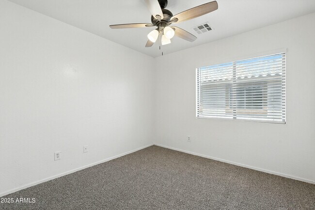 Building Photo - 6412 N 78th Ln