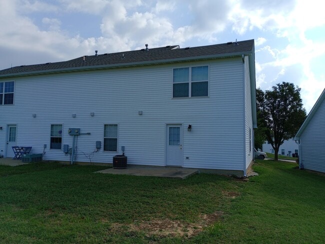 Building Photo - 3519 La Mesa Dr