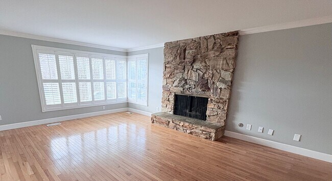 Building Photo - Charming 5-Bedroom Home in Prime Ballard Location!