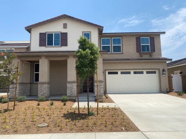Building Photo - Like New Menifee 4 Bedroom Home