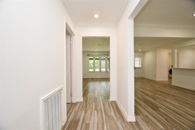 Building Photo - 5951 Beaudry Dr