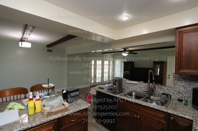 Building Photo - 7164 Santa Teresa Cir