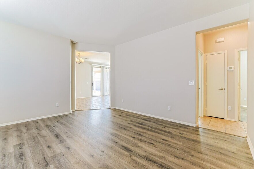 Building Photo - 2174 W Gold Dust Ave