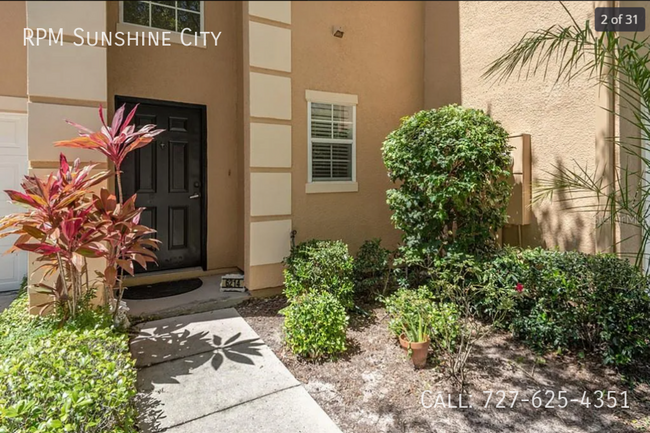 Building Photo - Beautiful 3-Bedroom Townhome in Gated Tamp...