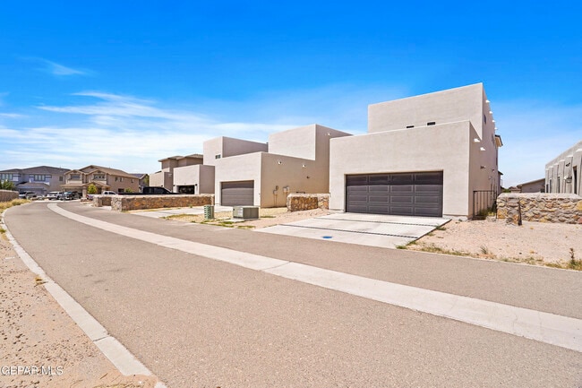 Building Photo - 4549 Mark Avizo