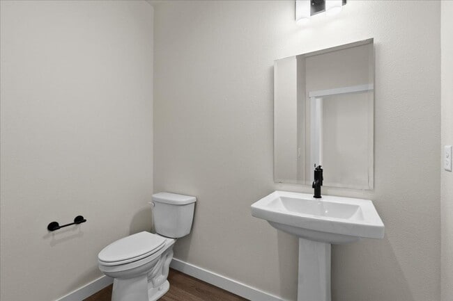 Building Photo - Spacious 4-Bedroom Home with Modern Comforts