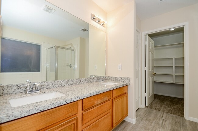 Building Photo - 5910 Llano Creek Dr