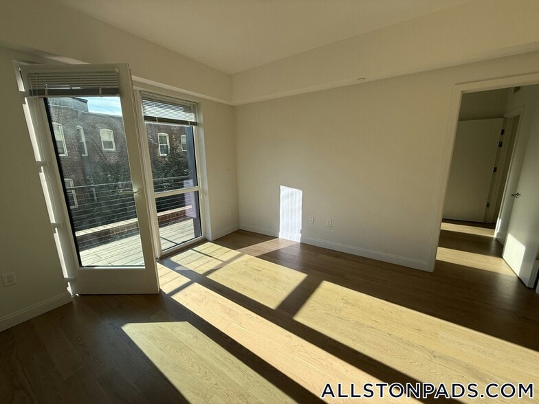 Building Photo - 55 Brighton Ave