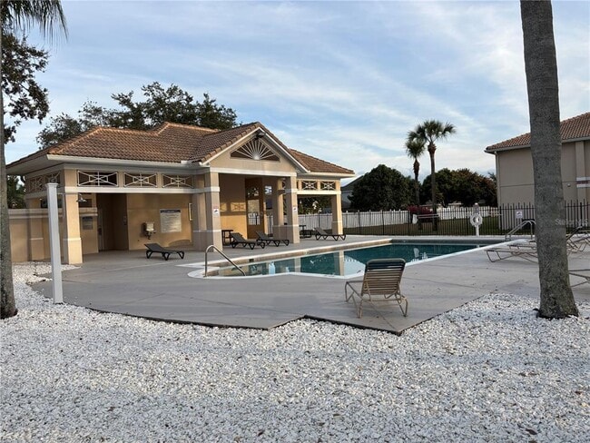 Building Photo - 13301 Fairway Glen Dr