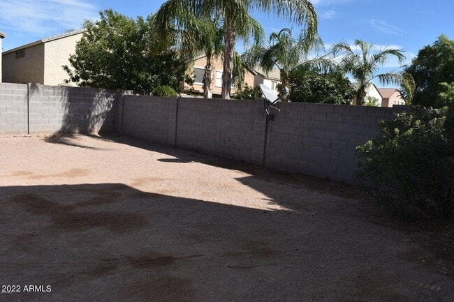 Building Photo - 450 E Maddison St