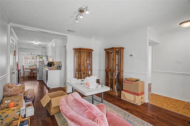 Building Photo - 2009 Charleston Dr