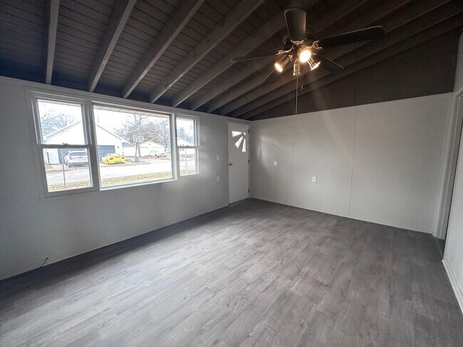 Building Photo - 403 Seminary-N