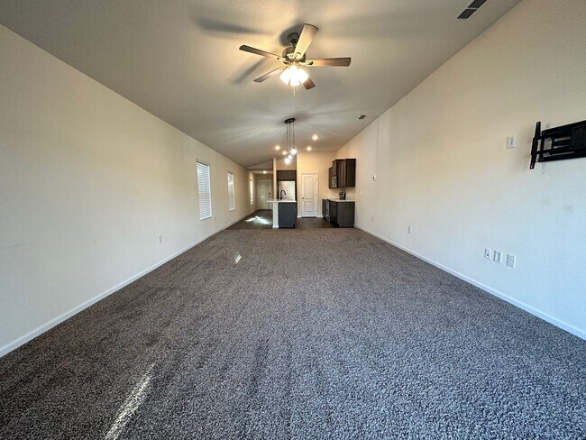 Building Photo - 108 Teakwood Dr