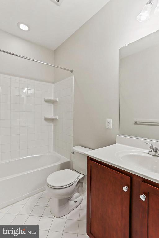 Building Photo - 5807 Duncan Dr