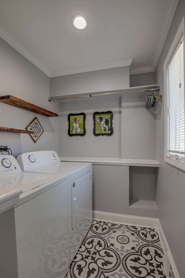 Building Photo - 523 Hawley Ct