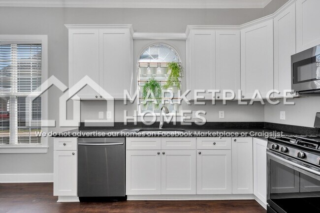 Building Photo - 6249 S Clubview Cir